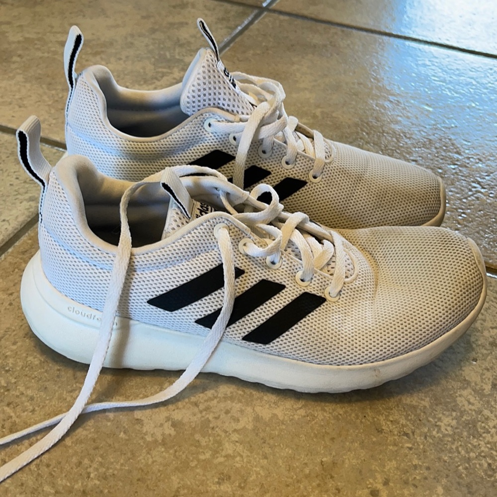 White Adidas sneakers sz 4